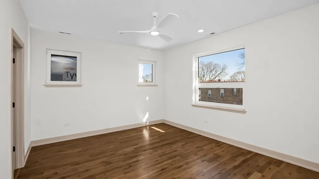 4441 South Vincennes Avenue Chicago IL 60653