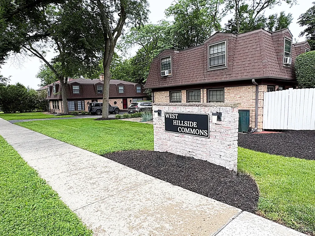 114 Hillside Avenue Barrington IL 60010