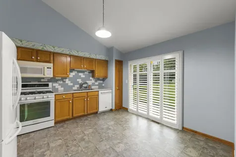 413 Carriage Court Oswego IL 60543