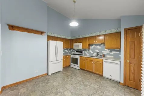 413 Carriage Court Oswego IL 60543