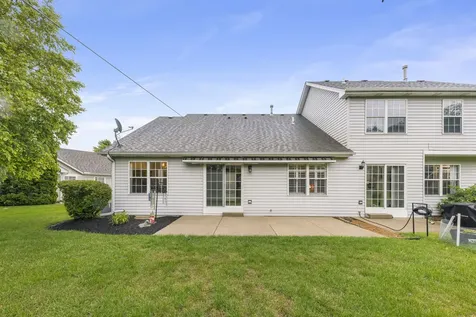 413 Carriage Court Oswego IL 60543