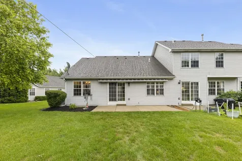 413 Carriage Court Oswego IL 60543