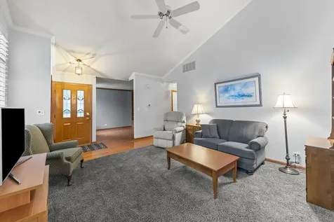 413 Carriage Court Oswego IL 60543