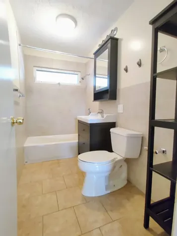 2435 West Balmoral Avenue Chicago IL 60625
