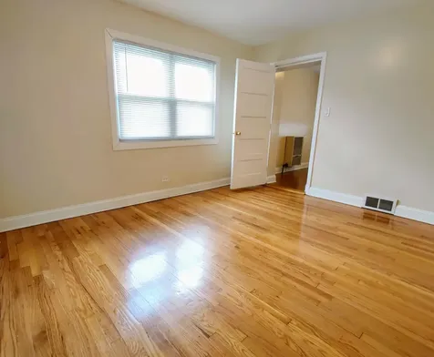 2435 West Balmoral Avenue Chicago IL 60625