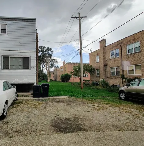 2435 West Balmoral Avenue Chicago IL 60625