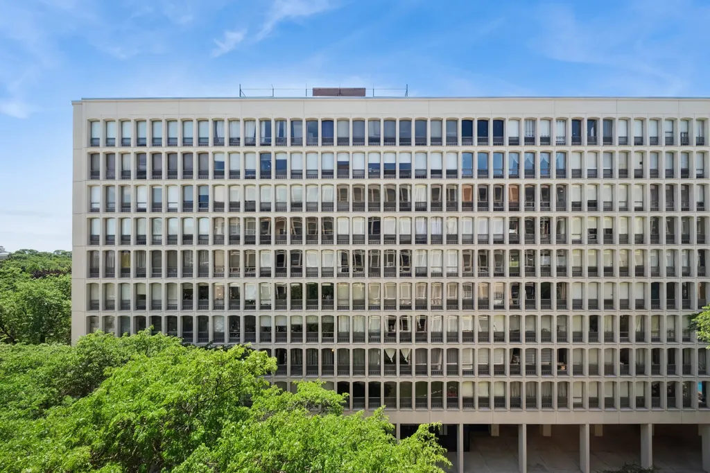 1451 East 55th Street Chicago IL 60615