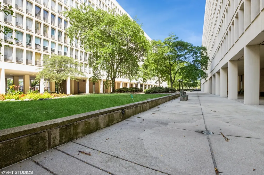 1451 East 55th Street Chicago IL 60615