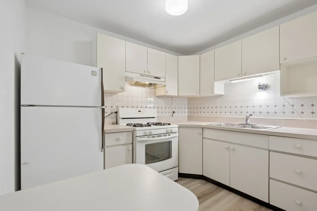 1451 East 55th Street Chicago IL 60615