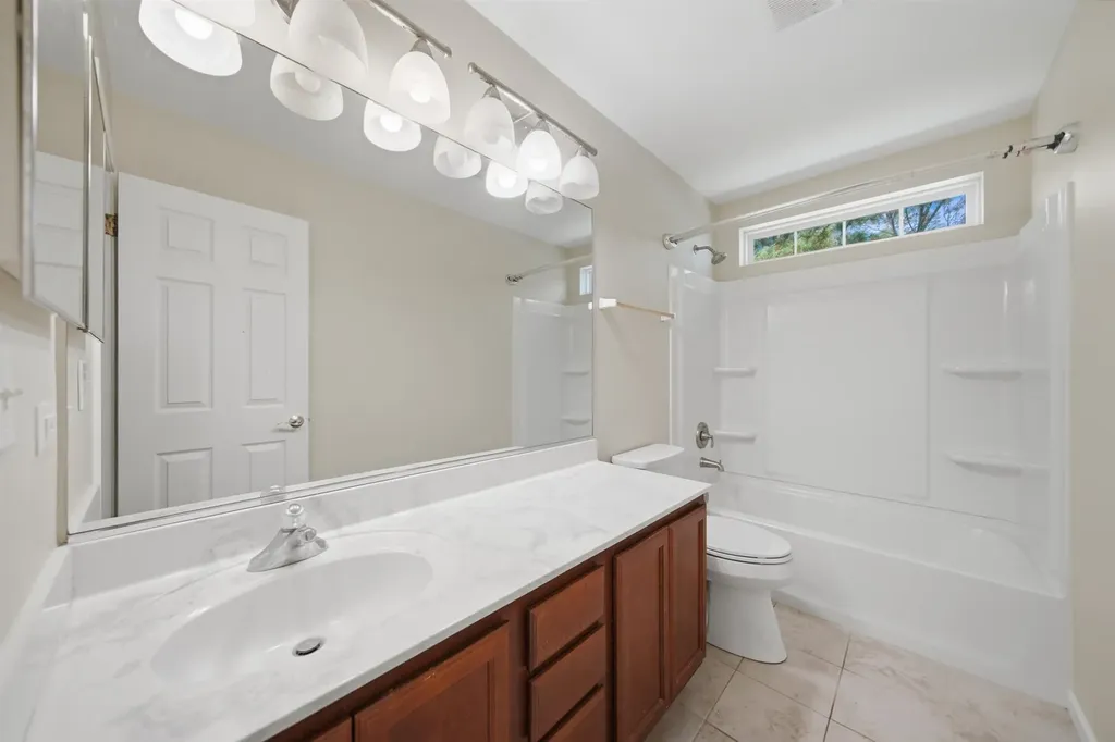 9165 Buckingham Court Huntley IL 60142