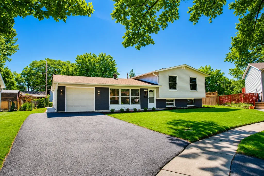 7777 Ramsgate Circle S Hanover Park IL 60133