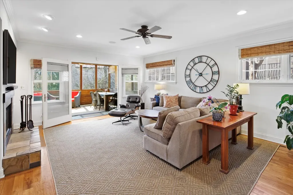1421 Wilmette Avenue Wilmette IL 60091
