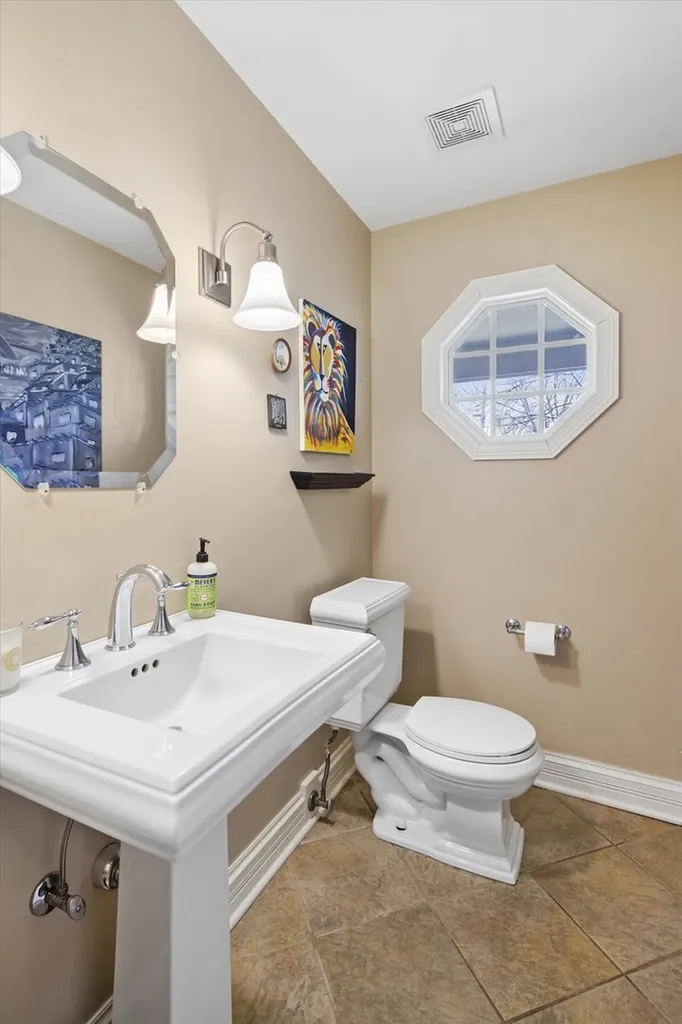 1421 Wilmette Avenue Wilmette IL 60091