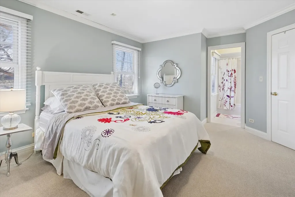 1421 Wilmette Avenue Wilmette IL 60091