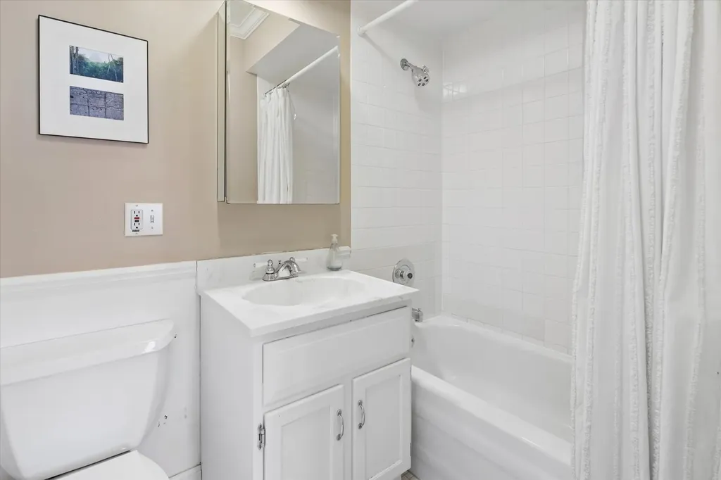 1421 Wilmette Avenue Wilmette IL 60091