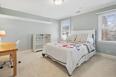 1421 Wilmette Avenue Wilmette IL 60091