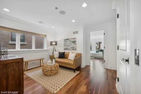 1907 North Lincoln Park West Street Chicago IL 60614
