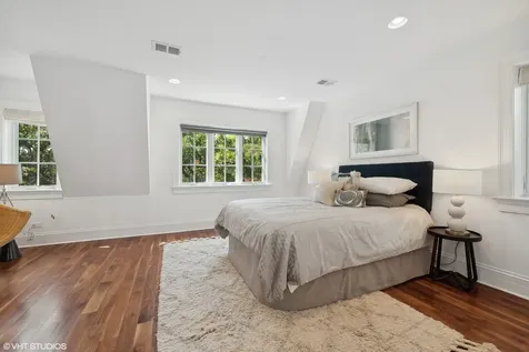 1907 North Lincoln Park West Street Chicago IL 60614
