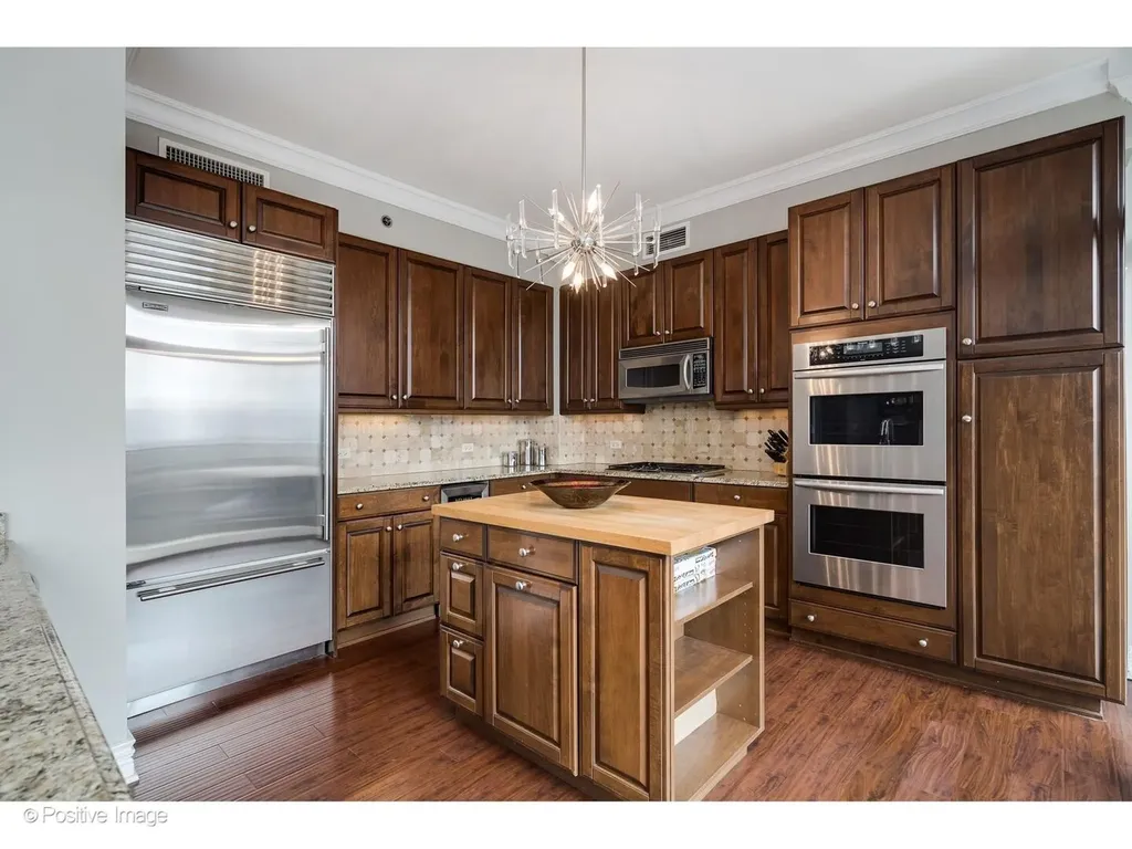 21 East Huron Street Chicago IL 60611