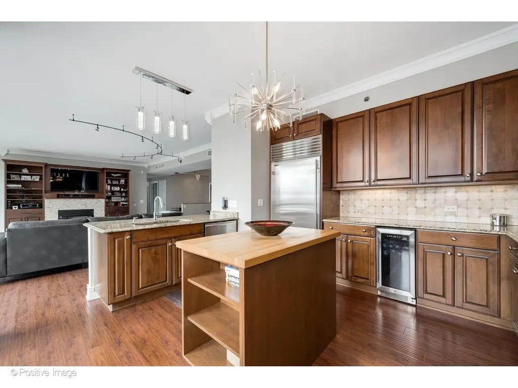 21 East Huron Street Chicago IL 60611