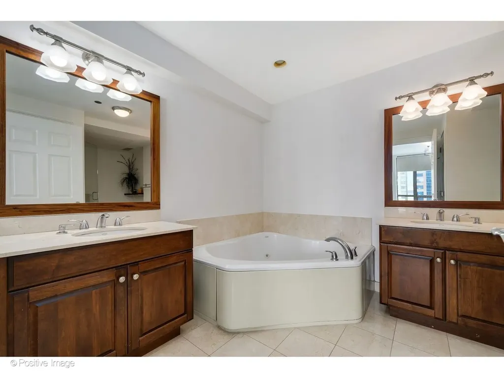 21 East Huron Street Chicago IL 60611