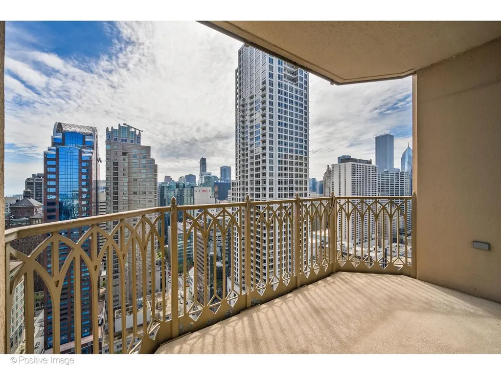 21 East Huron Street Chicago IL 60611