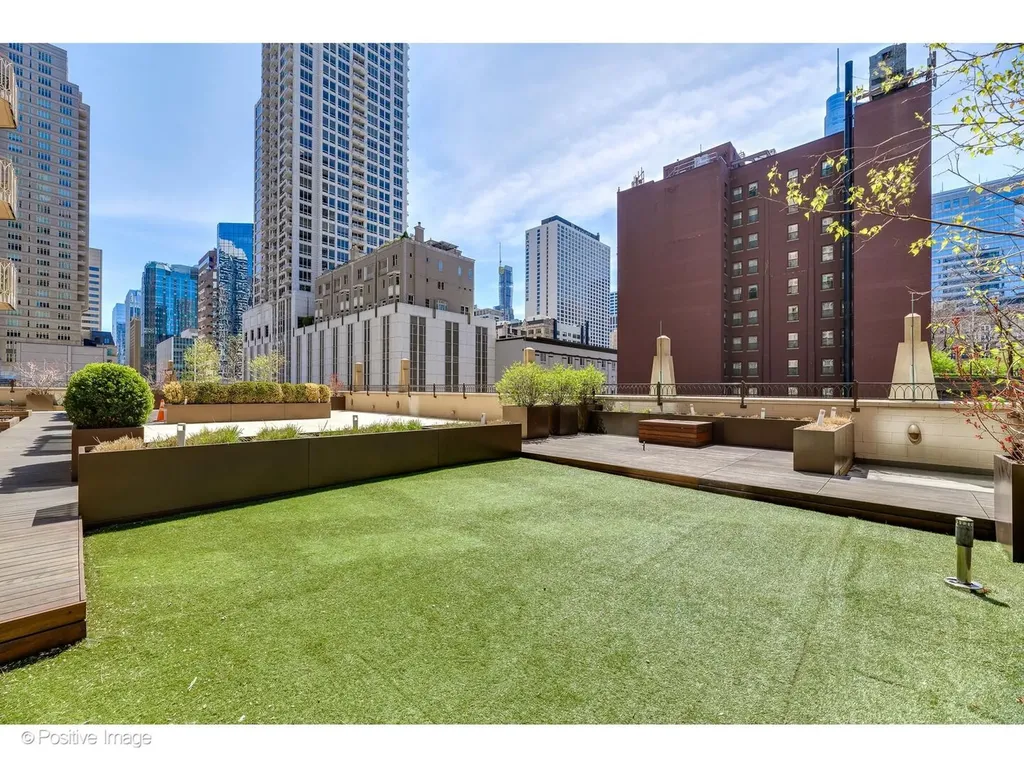 21 East Huron Street Chicago IL 60611