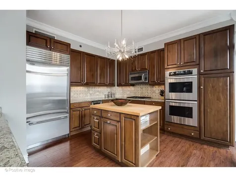 21 East Huron Street Chicago IL 60611
