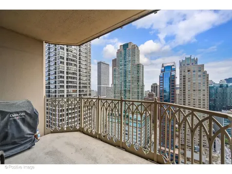21 East Huron Street Chicago IL 60611