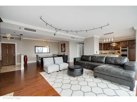 21 East Huron Street Chicago IL 60611