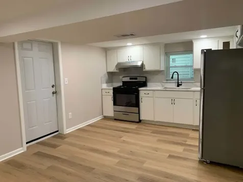 10623 South Mackinaw Avenue Chicago IL 60617
