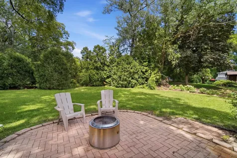 228 Stratford Lane Inverness IL 60010