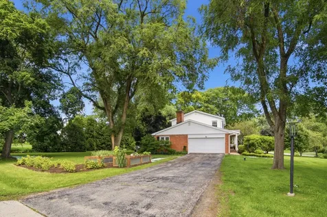 228 Stratford Lane Inverness IL 60010