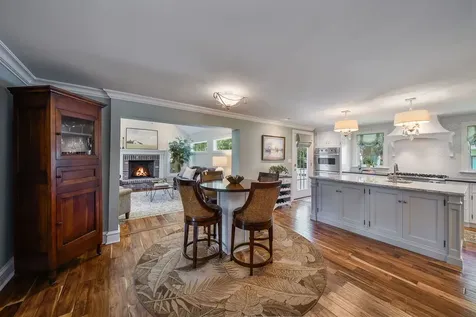 810 Dow Avenue Geneva IL 60134