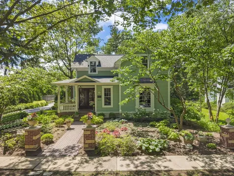 810 Dow Avenue Geneva IL 60134