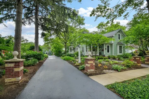 810 Dow Avenue Geneva IL 60134