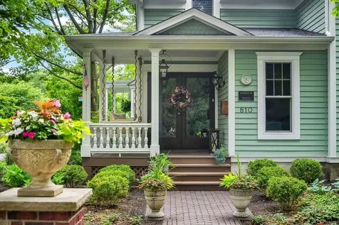 810 Dow Avenue Geneva IL 60134