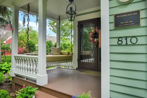 810 Dow Avenue Geneva IL 60134