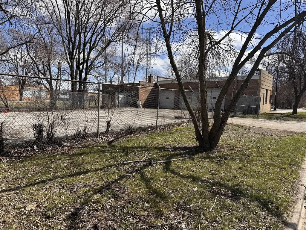 1058 West 111th Street Chicago IL 60643