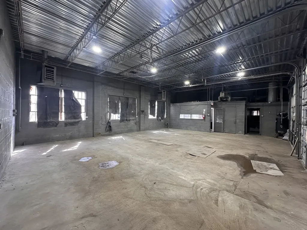1058 West 111th Street Chicago IL 60643