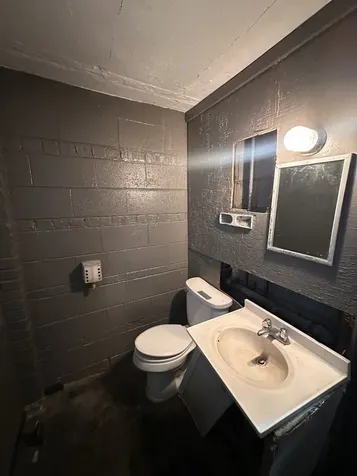 1058 West 111th Street Chicago IL 60643