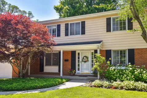 419 West Sheridan Place Lake Bluff IL 60044