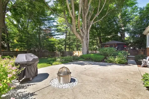 419 West Sheridan Place Lake Bluff IL 60044