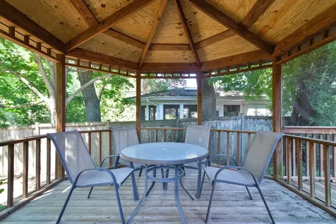 419 West Sheridan Place Lake Bluff IL 60044