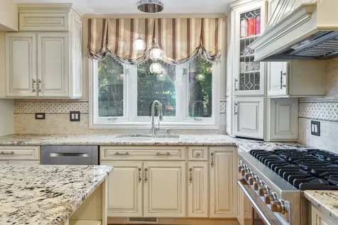 419 West Sheridan Place Lake Bluff IL 60044