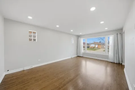 4312 North Nottingham Avenue Norridge IL 60706