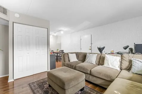 3223 West Parkway Drive Northbrook IL 60062