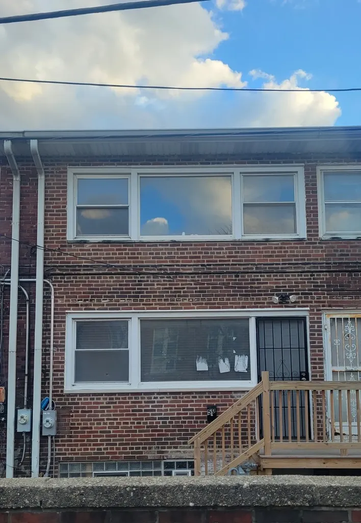 50 East 37th Street E Chicago IL 60653