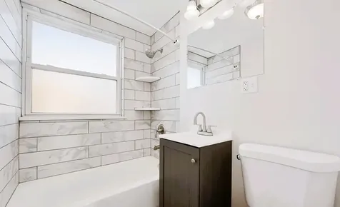 50 East 37th Street E Chicago IL 60653