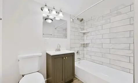 50 East 37th Street Chicago IL 60653